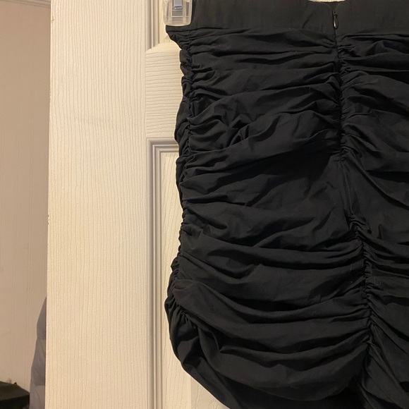 Babaton Scrunch Skirt - Picture 4 of 8